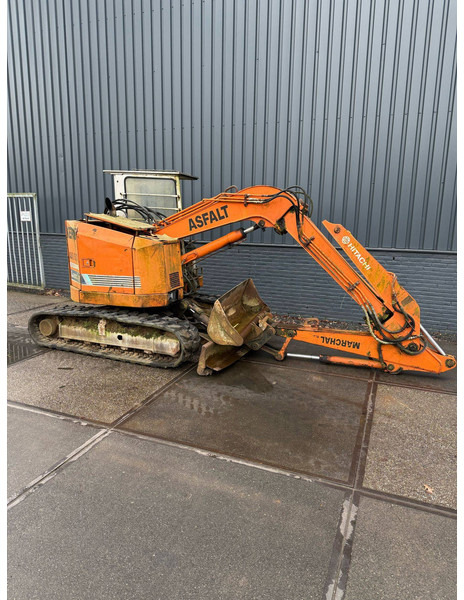 Hitachi EX50URG - Ekskavator perayap: gambar 1 Hitachi EX50URG - Ekskavator perayap: gambar 1