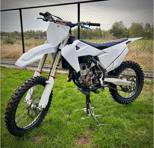 Husqvarna 250 F - Sepeda motor: gambar 1 Husqvarna 250 F - Sepeda motor: gambar 1