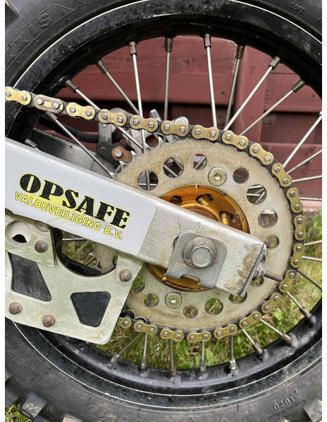 Sepeda motor Husqvarna 250 (oldtimer): gambar 7