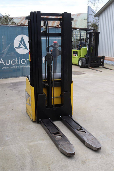 Penumpuk Hyundai 10 LS-7: gambar 7