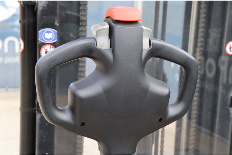 Penumpuk Hyundai 10 LS-7: gambar 13