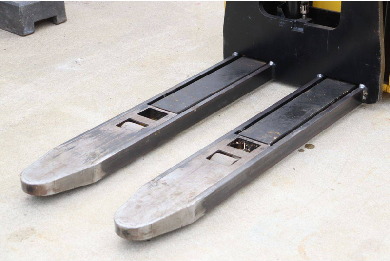 Penumpuk Hyundai 10 LS-7: gambar 10