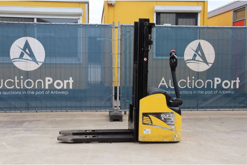 Hyundai 10 LS-7 - Penumpuk: gambar 1 Hyundai 10 LS-7 - Penumpuk: gambar 1