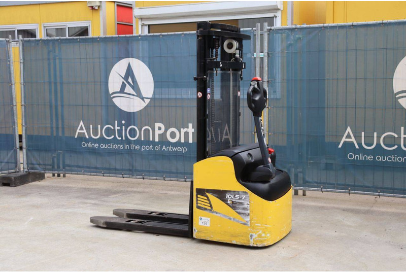 Hyundai 10 LS-7 - Penumpuk: gambar 3 Hyundai 10 LS-7 - Penumpuk: gambar 3