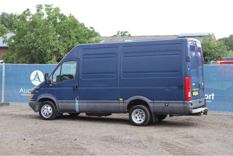 Iveco 35C 13 - Van panel: gambar 3 Iveco 35C 13 - Van panel: gambar 3