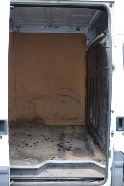 Van panel Iveco Daily 35S13: gambar 20 Van panel Iveco Daily 35S13: gambar 20