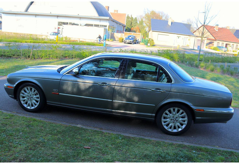 Jaguar XJ-6 3.0 Sovereign - Mobil: gambar 2 Jaguar XJ-6 3.0 Sovereign - Mobil: gambar 2