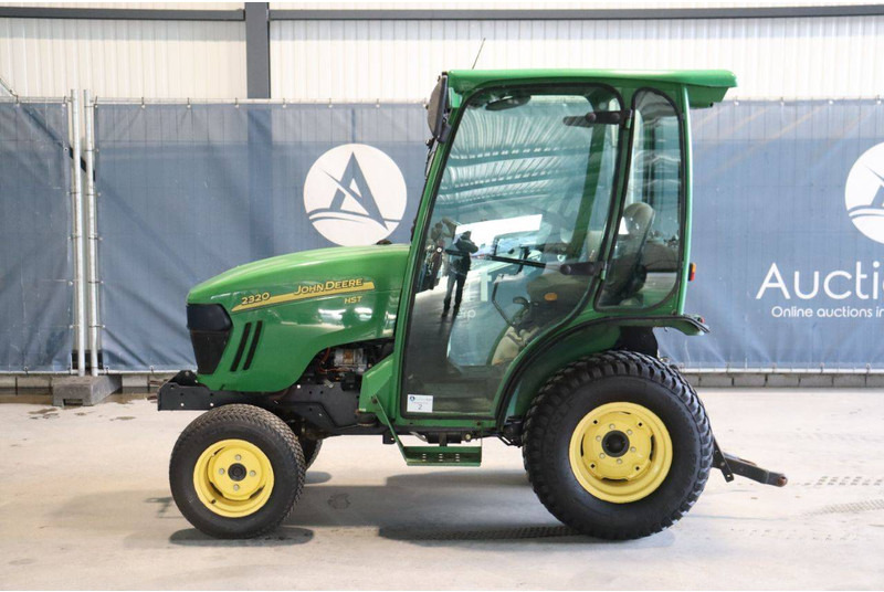 John Deere 2320 - Traktor: gambar 2 John Deere 2320 - Traktor: gambar 2