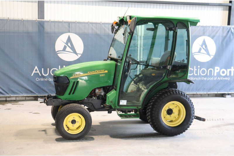 John Deere 2320 - Traktor: gambar 1 John Deere 2320 - Traktor: gambar 1
