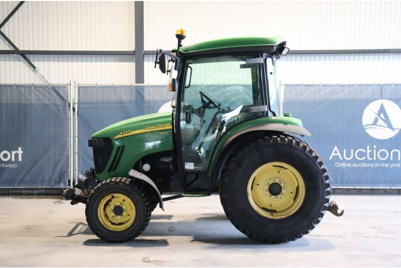 John Deere 4720 - Traktor: gambar 2 John Deere 4720 - Traktor: gambar 2