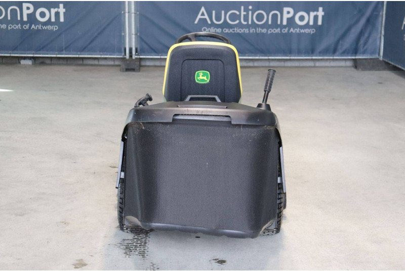 John Deere X166R - Mesin pemotong rumput: gambar 4 John Deere X166R - Mesin pemotong rumput: gambar 4