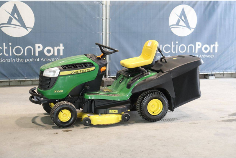 John Deere X166R - Mesin pemotong rumput: gambar 1 John Deere X166R - Mesin pemotong rumput: gambar 1