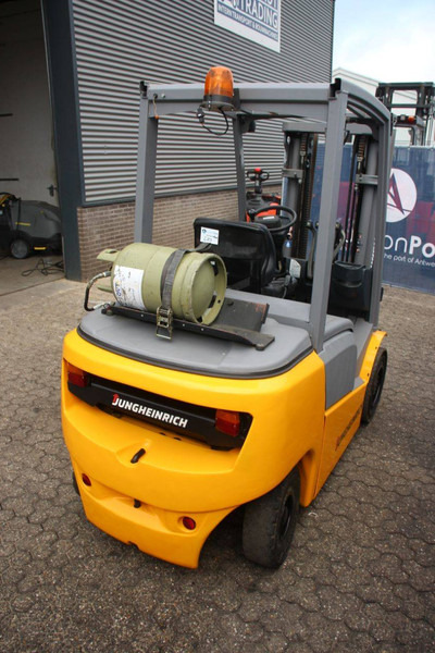 Jungheinrich TFG 425 - Forklift LPG: gambar 5 Jungheinrich TFG 425 - Forklift LPG: gambar 5