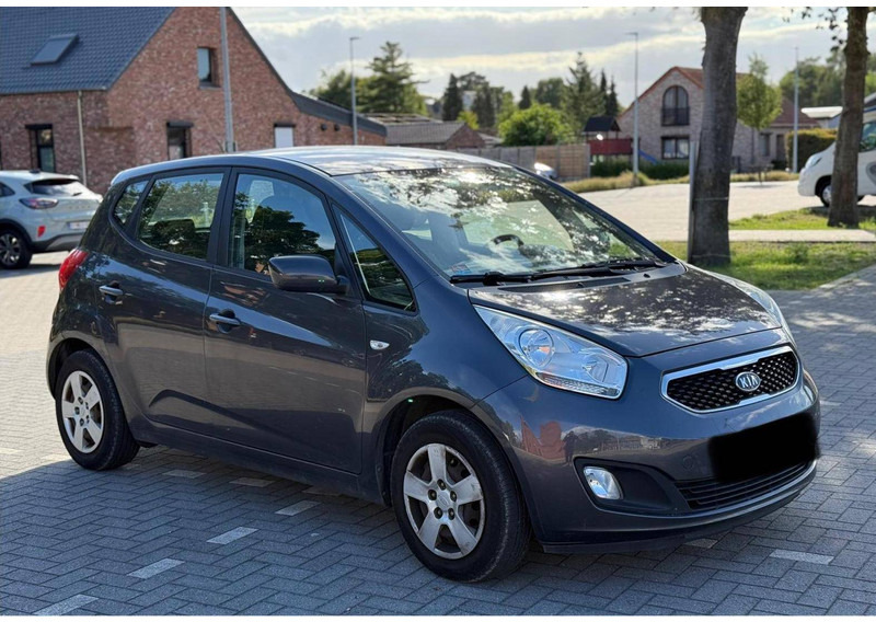 Kia Venga (I) 1.4 CVVT - Mobil sedan: gambar 4 Kia Venga (I) 1.4 CVVT - Mobil sedan: gambar 4