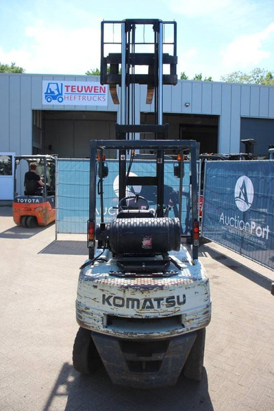 Komatsu FG25T-11E - Forklift LPG: gambar 4 Komatsu FG25T-11E - Forklift LPG: gambar 4