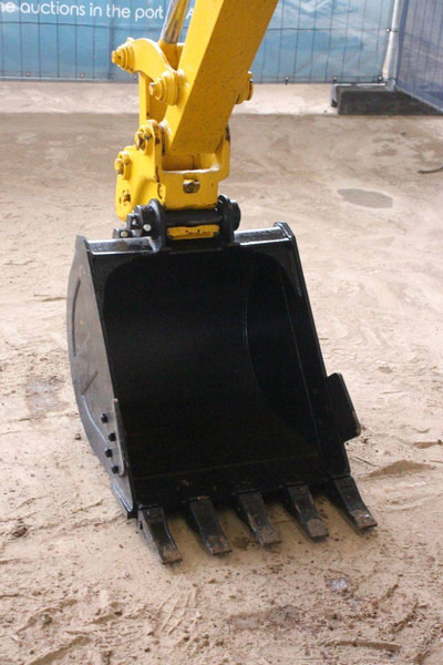 Ekskavator perayap Komatsu PC56-7: gambar 17