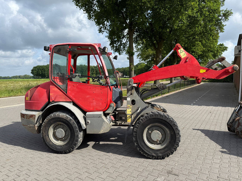Komatsu WA70-5 - Wheel loader: gambar 2 Komatsu WA70-5 - Wheel loader: gambar 2