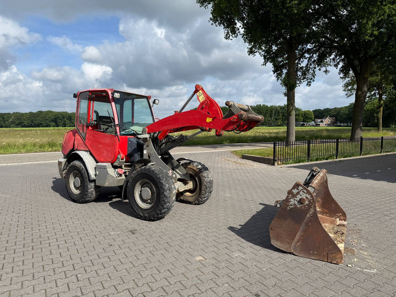 Komatsu WA70-5 - Wheel loader: gambar 1 Komatsu WA70-5 - Wheel loader: gambar 1