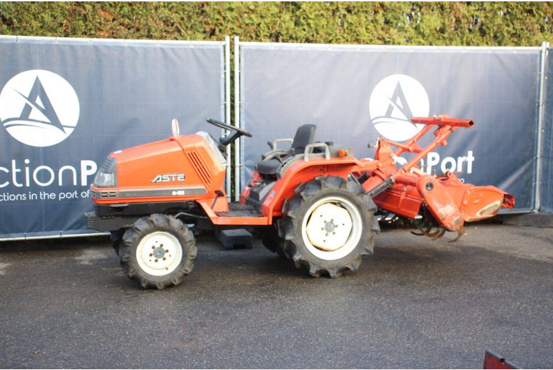 Kubota Aste A-155 - Traktor: gambar 1 Kubota Aste A-155 - Traktor: gambar 1