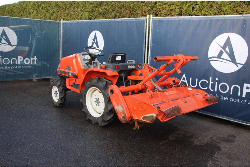 Kubota Aste A-155 - Traktor: gambar 3 Kubota Aste A-155 - Traktor: gambar 3