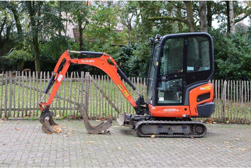 Kubota KX019-4 - Ekskavator mini: gambar 1 Kubota KX019-4 - Ekskavator mini: gambar 1