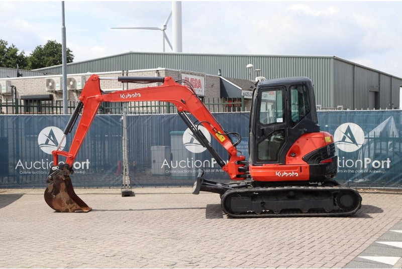 Kubota U55-4 - Ekskavator perayap: gambar 2 Kubota U55-4 - Ekskavator perayap: gambar 2