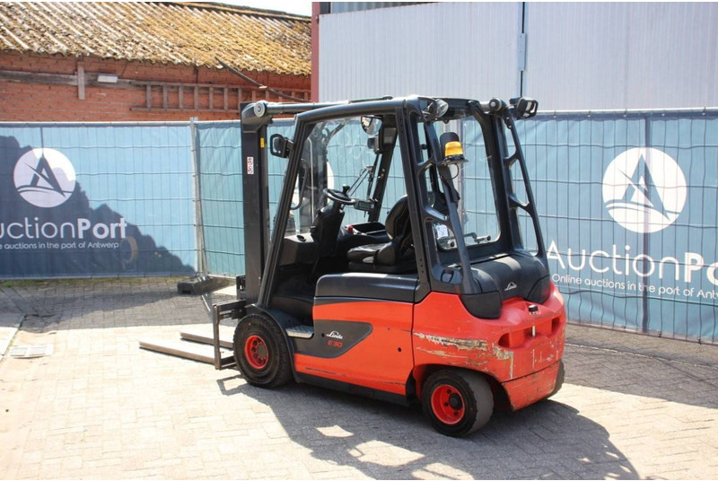 Linde E30-01 - Forklift listrik: gambar 3 Linde E30-01 - Forklift listrik: gambar 3