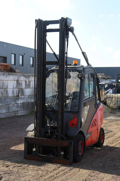 Forklift LPG Linde H30CNG: gambar 9 Forklift LPG Linde H30CNG: gambar 9