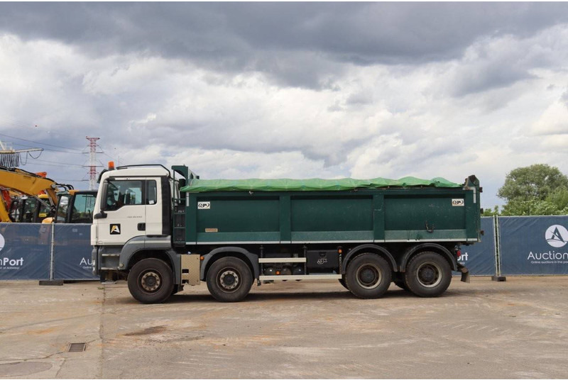 MAN TGS 35.440 - Truk flatbed: gambar 2 MAN TGS 35.440 - Truk flatbed: gambar 2
