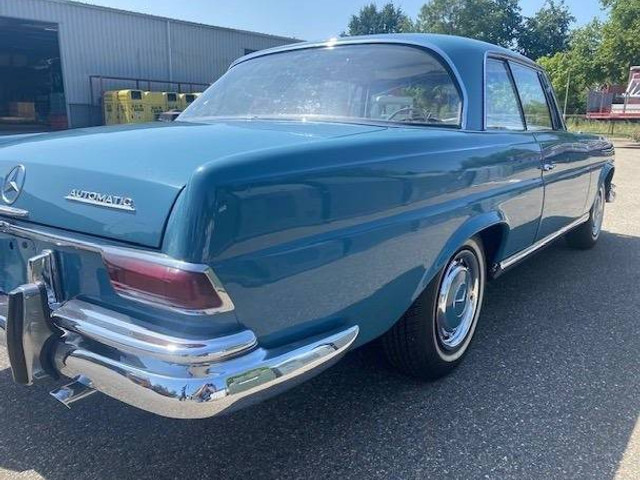 Mercedes-Benz 220 SE coupe Automatic - Mobil sedan: gambar 3 Mercedes-Benz 220 SE coupe Automatic - Mobil sedan: gambar 3