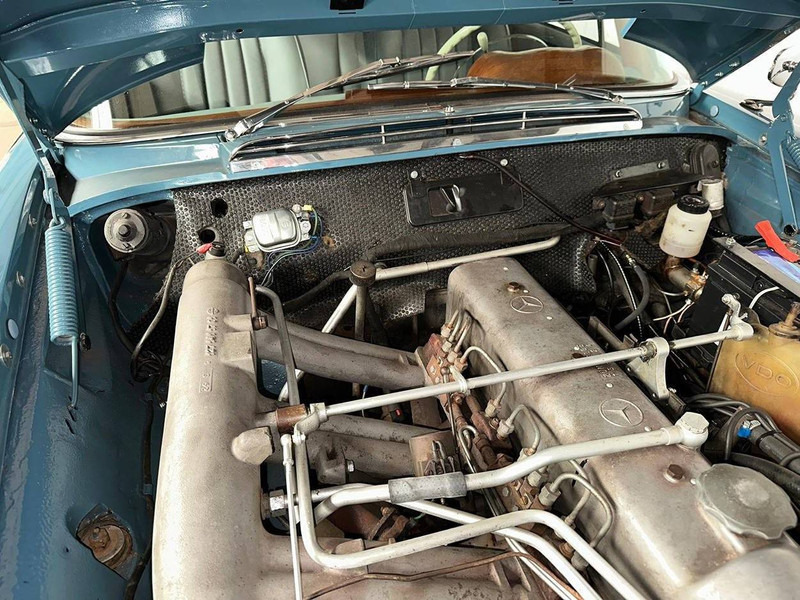 Mercedes-Benz 220 SE coupe Automatic - Mobil sedan: gambar 5 Mercedes-Benz 220 SE coupe Automatic - Mobil sedan: gambar 5