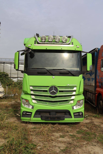 Mercedes-Benz Actros 2551 - Truk flatbed: gambar 5 Mercedes-Benz Actros 2551 - Truk flatbed: gambar 5