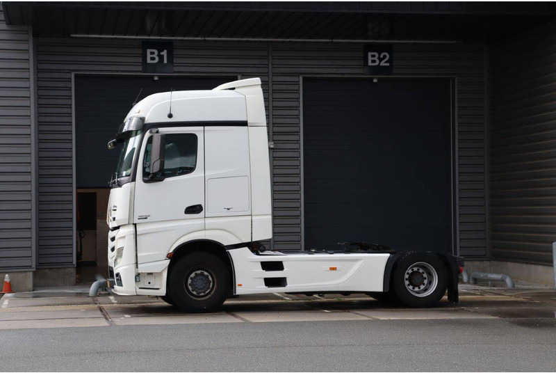 Mercedes-Benz Actros - Truk sasis: gambar 1 Mercedes-Benz Actros - Truk sasis: gambar 1
