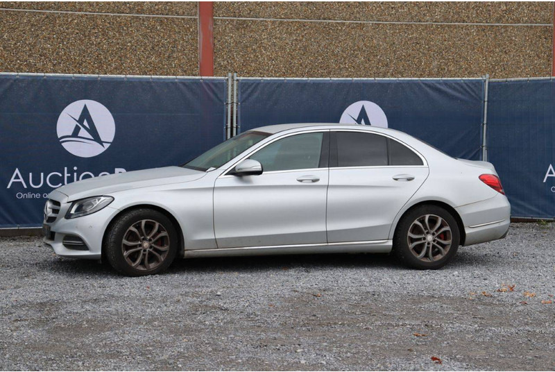 Mercedes-Benz C-Klasse 200 - Mobil sedan: gambar 1 Mercedes-Benz C-Klasse 200 - Mobil sedan: gambar 1