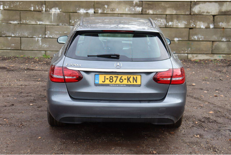 Mercedes-Benz C-Klasse C220d - Mobil sedan: gambar 5 Mercedes-Benz C-Klasse C220d - Mobil sedan: gambar 5