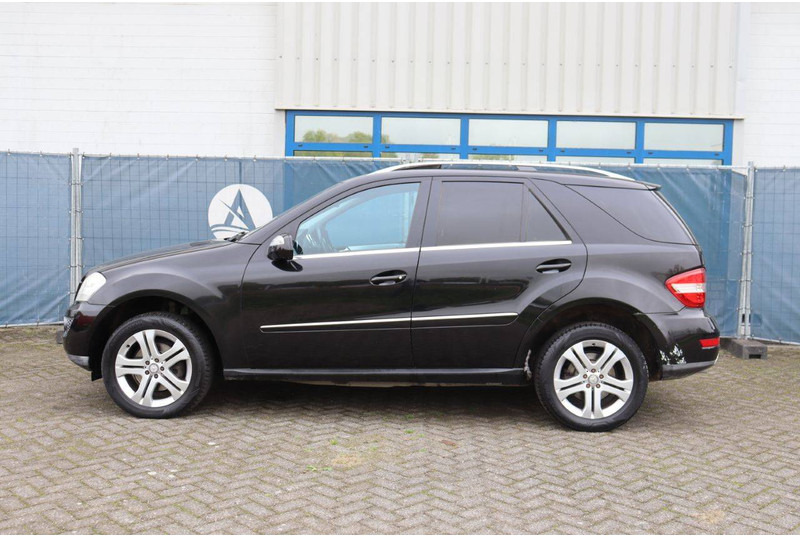 Mercedes-Benz M-Klasse ML 350 CDI 4MATIC - Mobil sedan: gambar 2 Mercedes-Benz M-Klasse ML 350 CDI 4MATIC - Mobil sedan: gambar 2