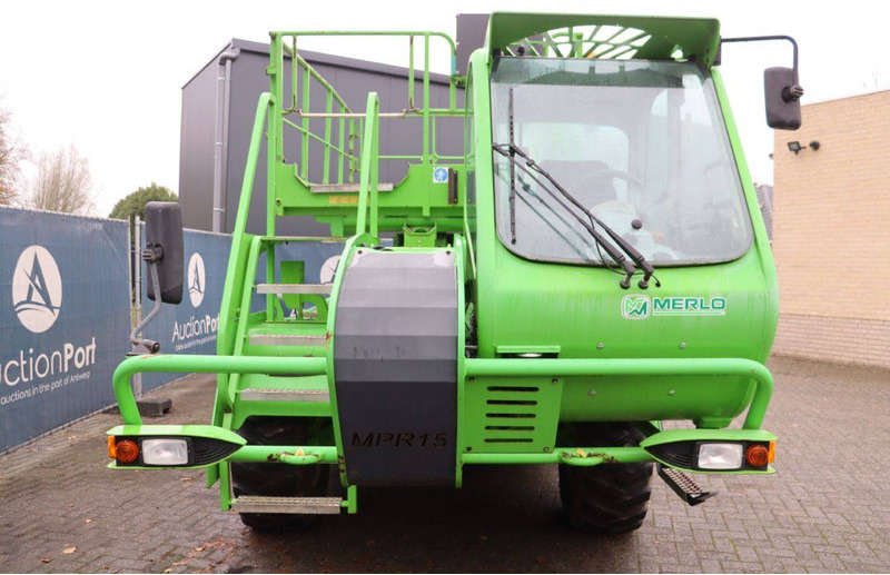 Platform udara yang dipasang di truk Merlo MPR 15: gambar 7 Platform udara yang dipasang di truk Merlo MPR 15: gambar 7