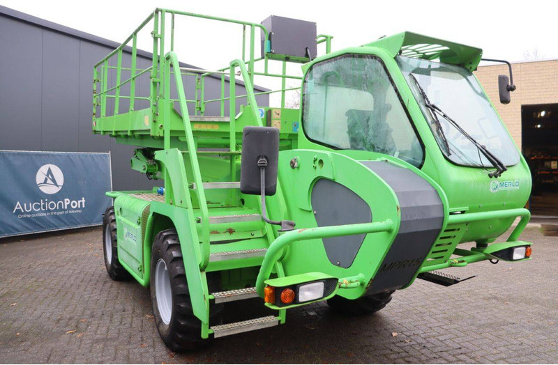 Platform udara yang dipasang di truk Merlo MPR 15: gambar 6 Platform udara yang dipasang di truk Merlo MPR 15: gambar 6