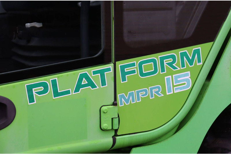 Platform udara yang dipasang di truk Merlo MPR 15: gambar 12 Platform udara yang dipasang di truk Merlo MPR 15: gambar 12