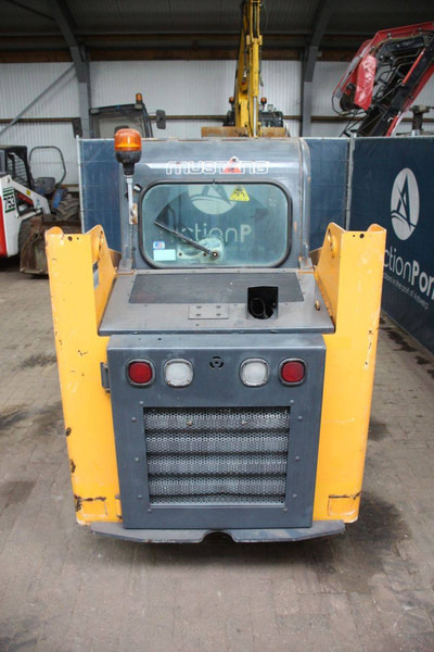 Mustang R135 - Wheel loader: gambar 4 Mustang R135 - Wheel loader: gambar 4