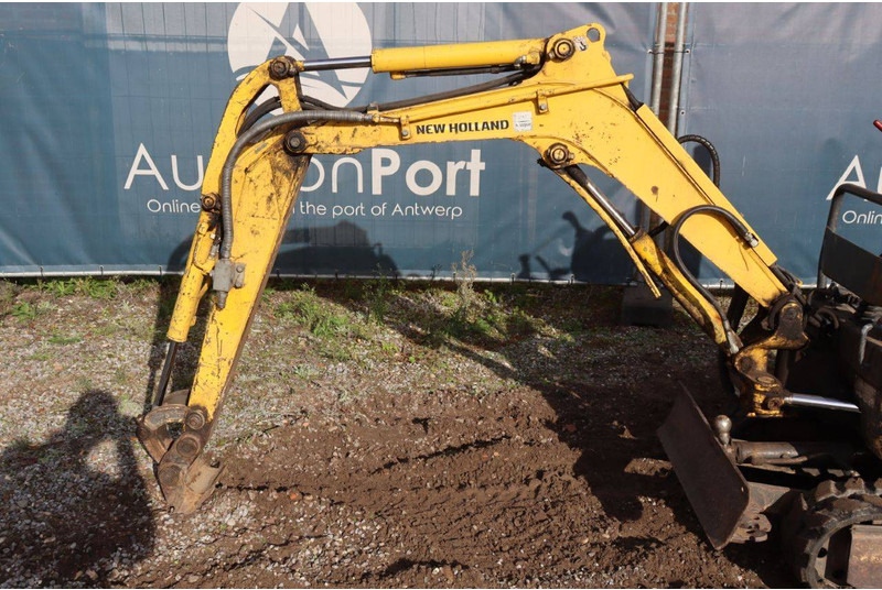 Ekskavator mini New Holland E10SR: gambar 15 Ekskavator mini New Holland E10SR: gambar 15