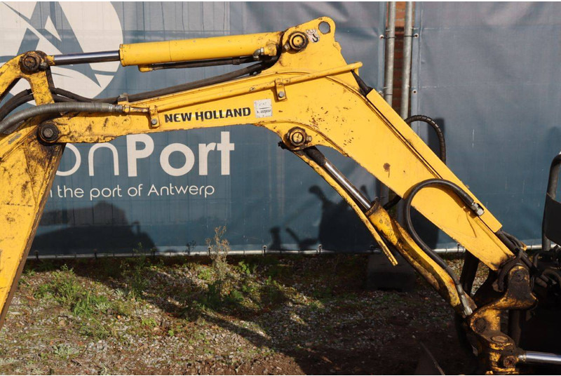 Ekskavator mini New Holland E10SR: gambar 16 Ekskavator mini New Holland E10SR: gambar 16