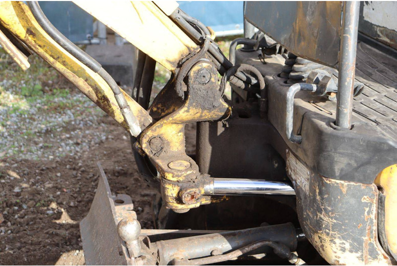 Ekskavator mini New Holland E10SR: gambar 18 Ekskavator mini New Holland E10SR: gambar 18