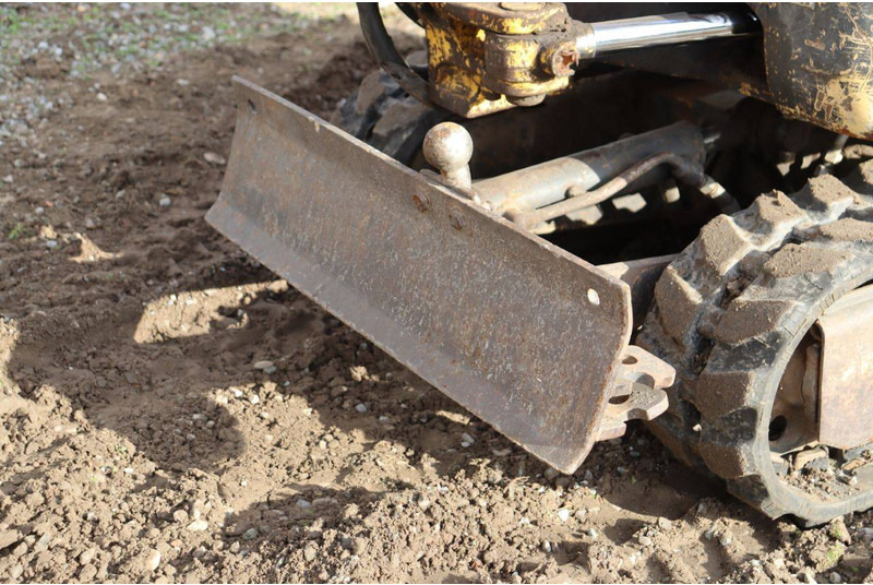 Ekskavator mini New Holland E10SR: gambar 19 Ekskavator mini New Holland E10SR: gambar 19