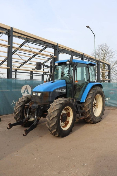 Traktor New Holland TS100: gambar 8