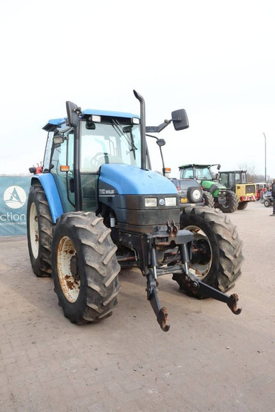 Traktor New Holland TS100: gambar 6