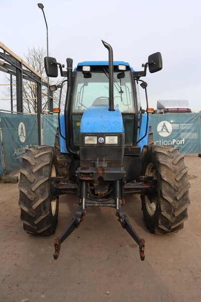 Traktor New Holland TS100: gambar 7