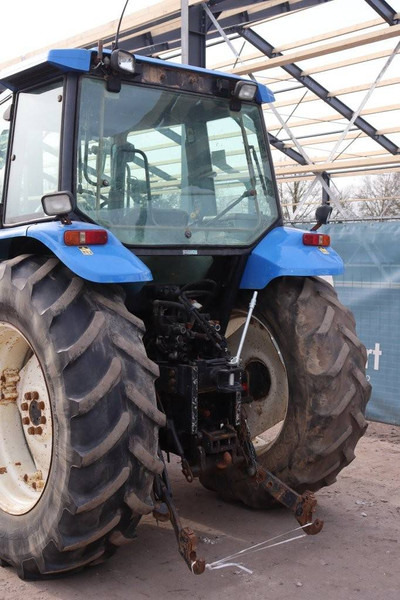 Traktor New Holland TS100: gambar 17
