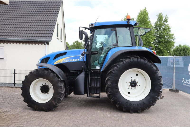 New Holland TVT145 - Traktor: gambar 2 New Holland TVT145 - Traktor: gambar 2