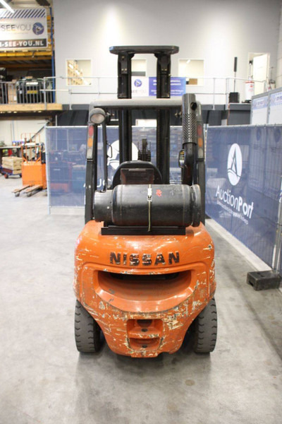 Nissan 30 - Forklift LPG: gambar 4 Nissan 30 - Forklift LPG: gambar 4